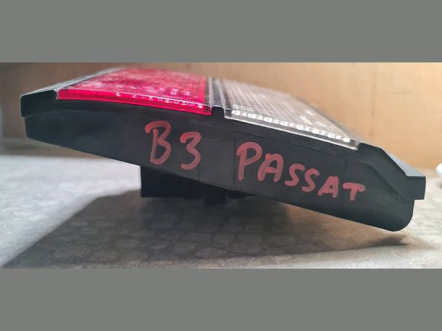 bontott VW PASSAT B3 B4 Jobb Belső Hátsó Lámpa