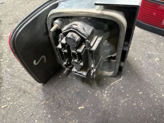 bontott VW PASSAT B3 B4 Jobb Külső Hátsó Lámpa