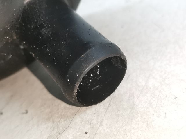 bontott VW PASSAT B3 B4 Kartergáz Visszavezető Szelep
