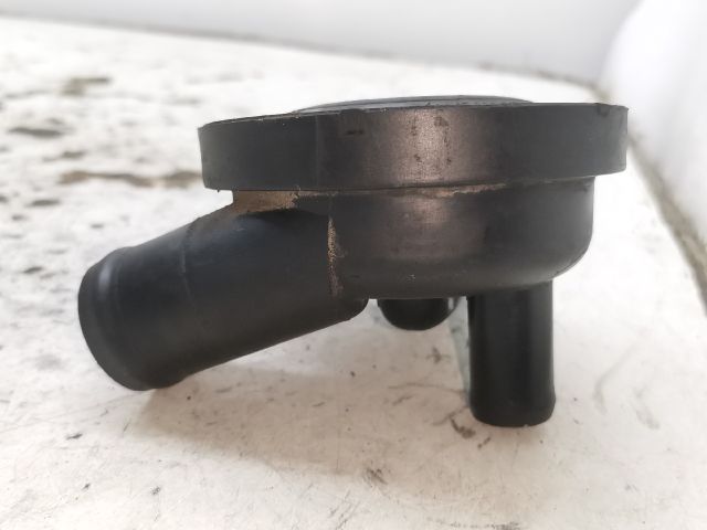 bontott VW PASSAT B3 B4 Kartergáz Visszavezető Szelep