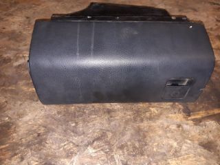 bontott VW PASSAT B3 B4 Kesztyűtartó