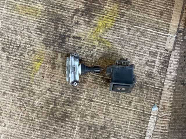 bontott VW PASSAT B3 B4 Központizár Motor Csomagtérajtó