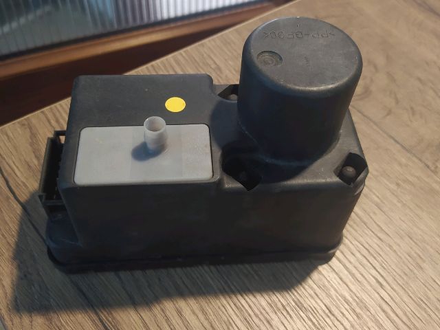 bontott VW PASSAT B3 B4 Központizár Motor (Pozíciófüggetlen)