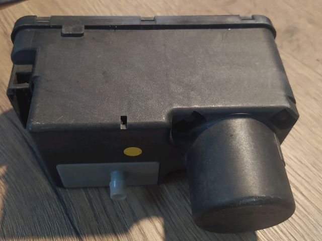 bontott VW PASSAT B3 B4 Központizár Motor (Pozíciófüggetlen)