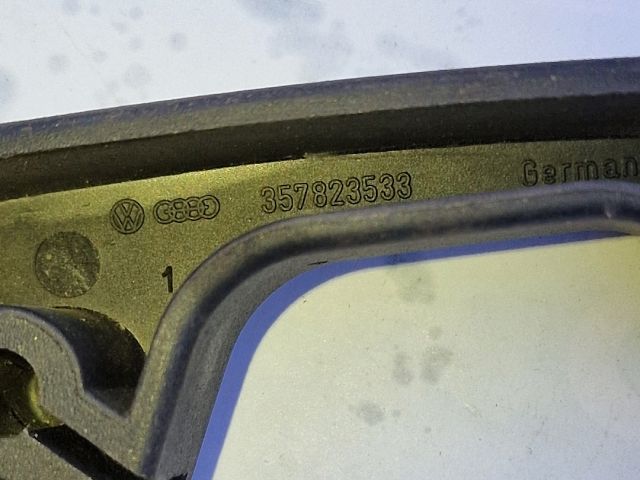 bontott VW PASSAT B3 B4 Motorháztető Nyitó Kar / Gomb