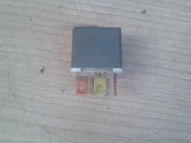 bontott VW PASSAT B3 B4 Relé