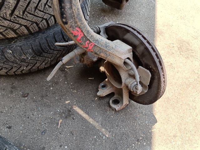 bontott VW PASSAT B5 Bal első Csonkállvány Kerékaggyal