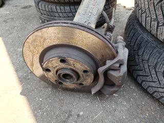 bontott VW PASSAT B5 Bal első Csonkállvány Kerékaggyal