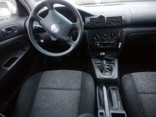 bontott VW PASSAT B5 Bal első Féknyereg Munkahengerrel