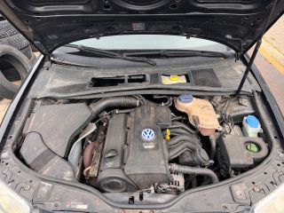 bontott VW PASSAT B5 Bal első Féknyereg Munkahengerrel