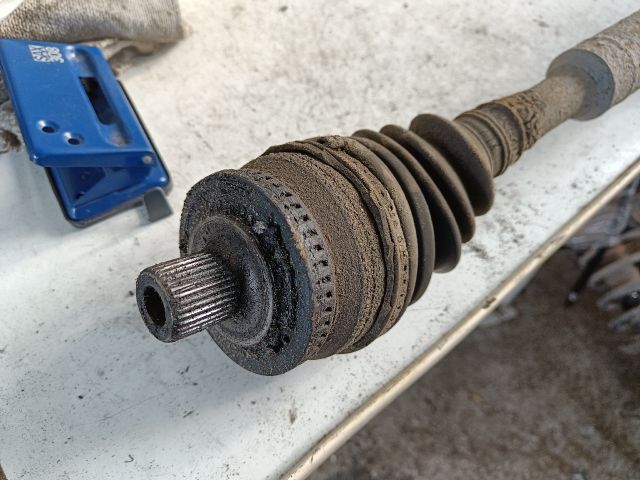 bontott VW PASSAT B5 Bal Féltengely