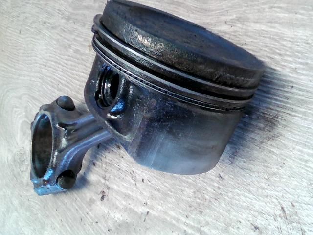 bontott VW PASSAT B5 Dugattyú és Hajtókar