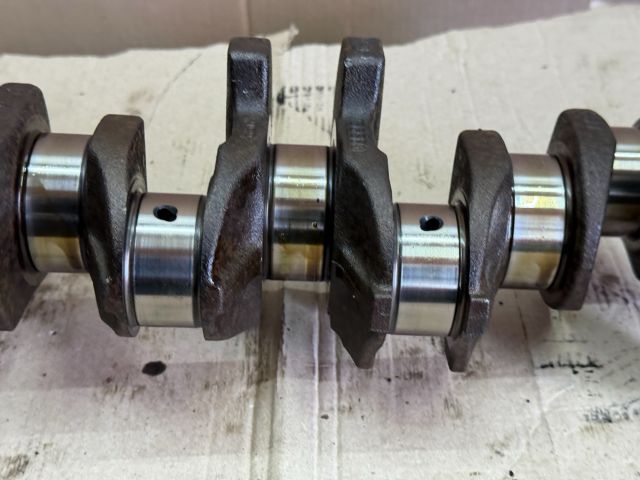 bontott VW PASSAT B5 Főtengely (Magában)