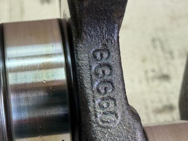 bontott VW PASSAT B5 Főtengely (Magában)