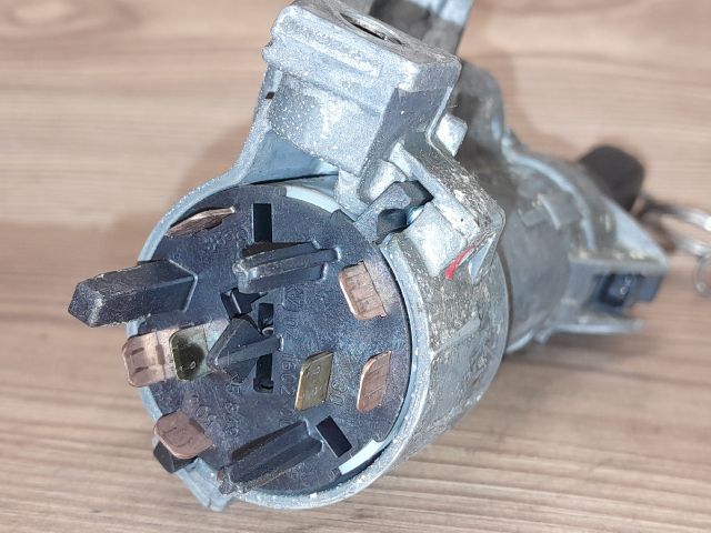 bontott VW PASSAT B5 Gyújtáskapcsoló