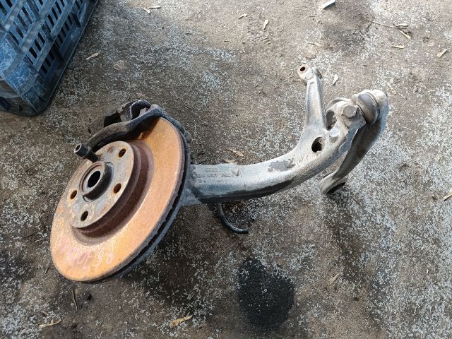 bontott VW PASSAT B5 Jobb első Csonkállvány Kerékaggyal