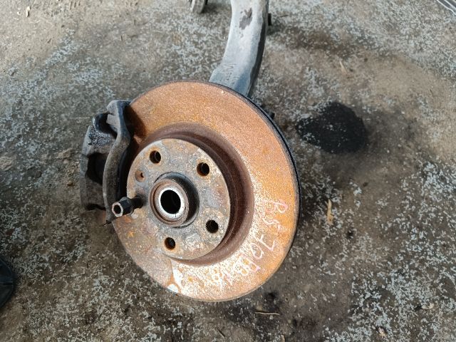 bontott VW PASSAT B5 Jobb első Csonkállvány Kerékaggyal