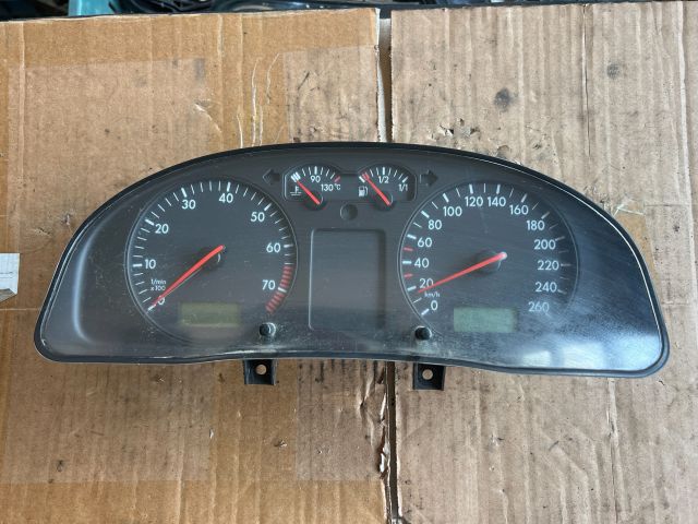 bontott VW PASSAT B5 Kilométeróra