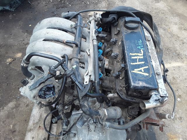 bontott VW PASSAT B5 Motor (Fűzött blokk hengerfejjel)