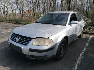 bontott VW PASSAT B5 Motor (Fűzött blokk hengerfejjel)