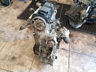bontott VW PASSAT B5 Motor (Fűzött blokk hengerfejjel)