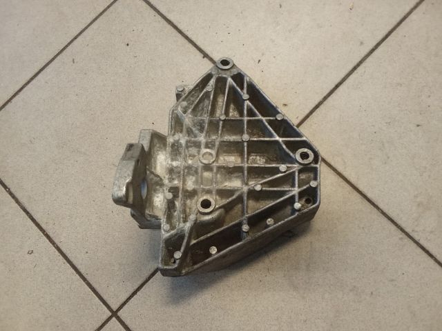 bontott VW PASSAT B5 Motor Tartó Bak (Pozíciófüggetlen)