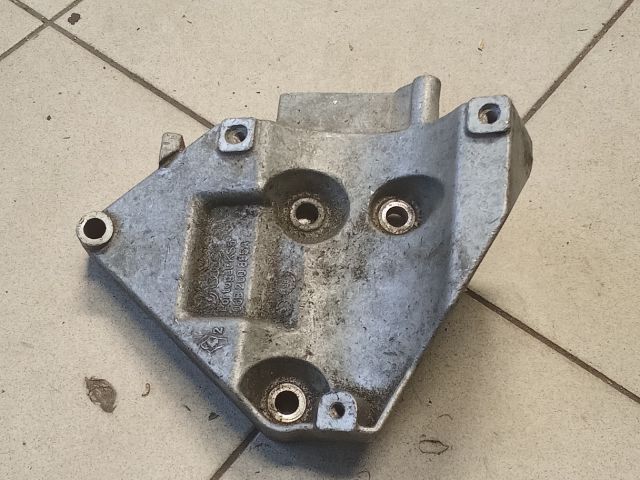 bontott VW PASSAT B5 Motor Tartó Bak (Pozíciófüggetlen)