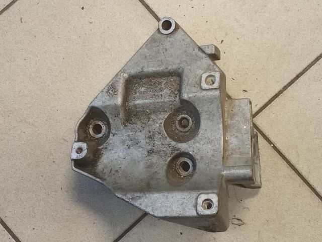 bontott VW PASSAT B5 Motor Tartó Bak (Pozíciófüggetlen)