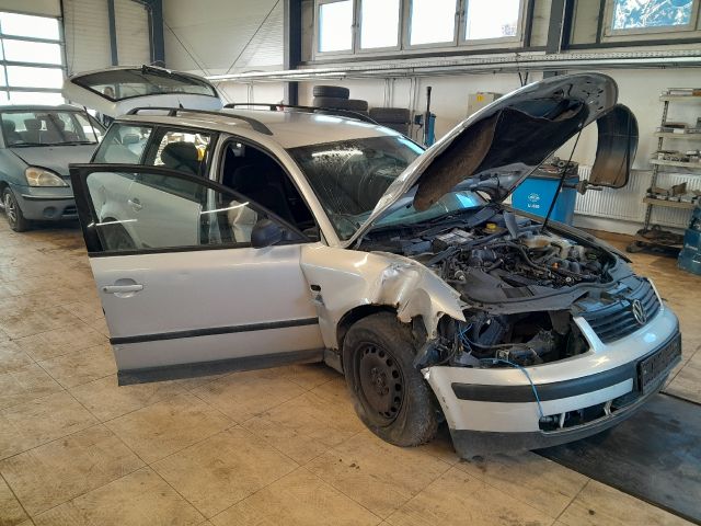 bontott VW PASSAT B5 Porlasztó Sor / Híd