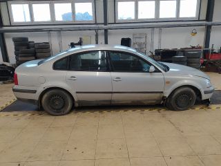 bontott VW PASSAT B5 Porlasztó Sor / Híd