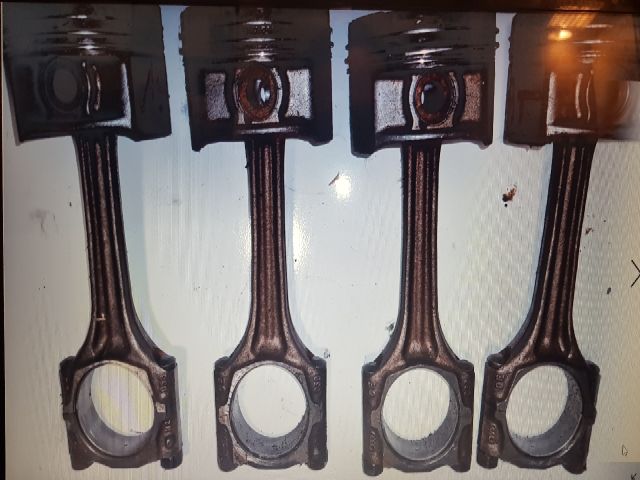 bontott VW PASSAT B5 Dugattyú és Hajtókar