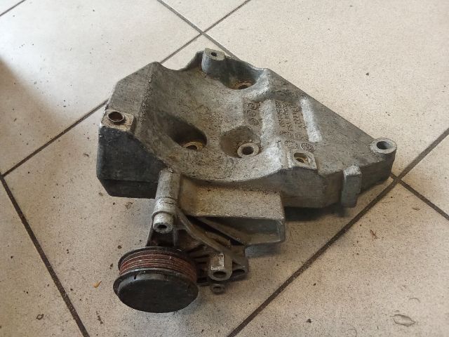 bontott VW PASSAT B5 Generátor Tartó Bak