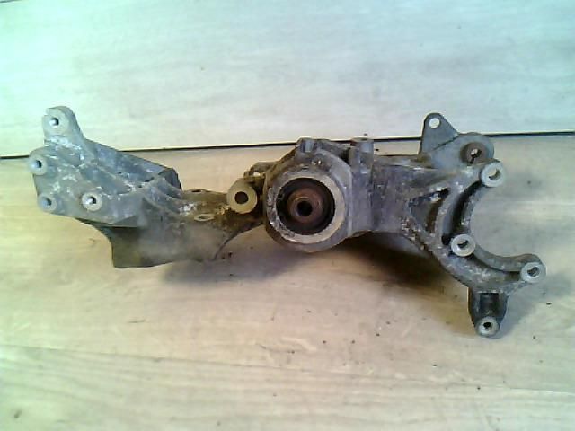 bontott VW PASSAT B5 Generátor Tartó Bak