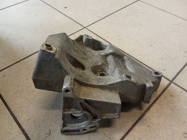 bontott VW PASSAT B5 Generátor Tartó Bak