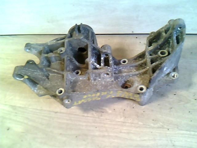 bontott VW PASSAT B5 Generátor Tartó Bak
