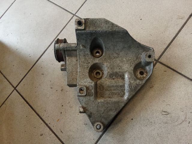 bontott VW PASSAT B5 Generátor Tartó Bak
