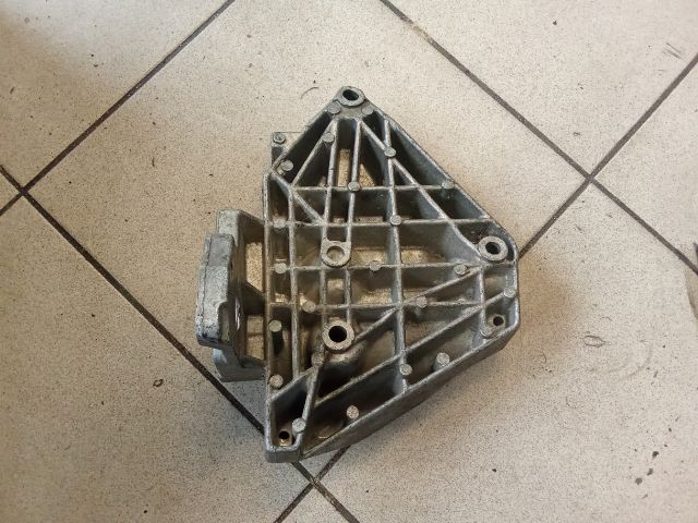 bontott VW PASSAT B5 Generátor Tartó Bak