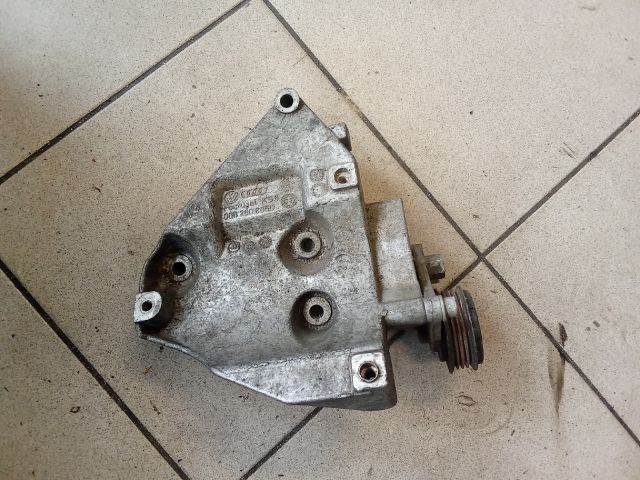 bontott VW PASSAT B5 Generátor Tartó Bak