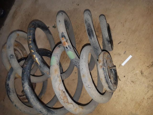 bontott VW PASSAT B5 Hátsó Rugó Pár