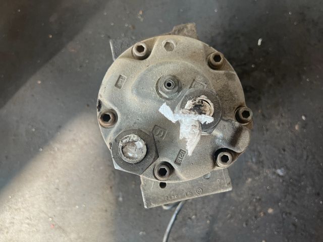 bontott VW PASSAT B5 Klímakompresszor