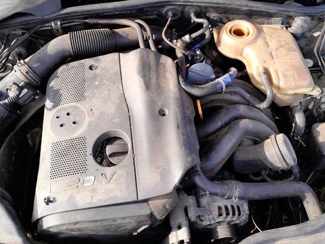 bontott VW PASSAT B5 Motor (Fűzött blokk hengerfejjel)