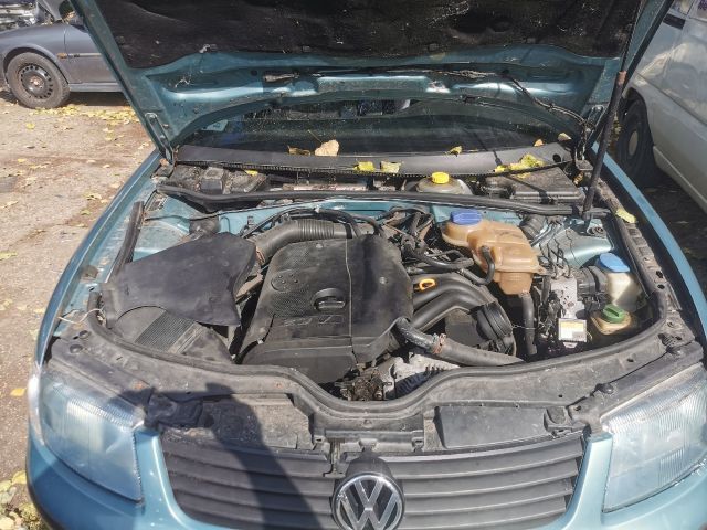 bontott VW PASSAT B5 Motor (Fűzött blokk hengerfejjel)