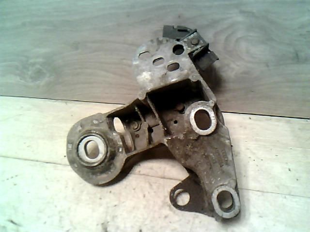 bontott VW PASSAT B5 Motor Tartó Bak (Fém)