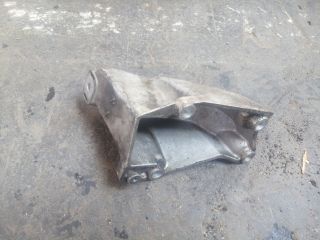 bontott VW PASSAT B5 Motor Tartó Bak (Fém)