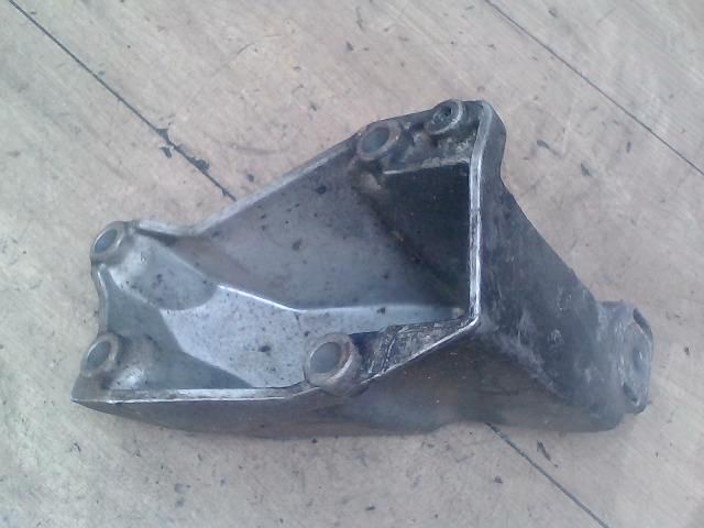 bontott VW PASSAT B5 Motor Tartó Bak (Fém)