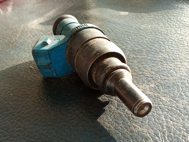 bontott VW PASSAT B5 Porlasztó (1 db)