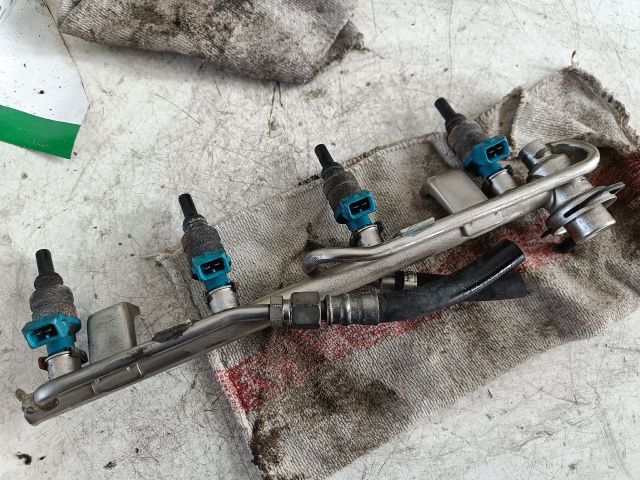 bontott VW PASSAT B5 Porlasztó Sor / Híd