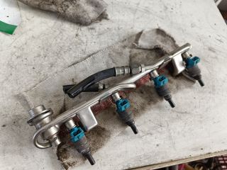 bontott VW PASSAT B5 Porlasztó Sor / Híd