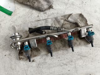 bontott VW PASSAT B5 Porlasztó Sor / Híd