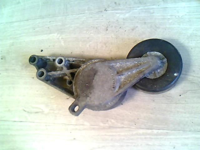 bontott VW PASSAT B5 Szíjfeszítő Görgő